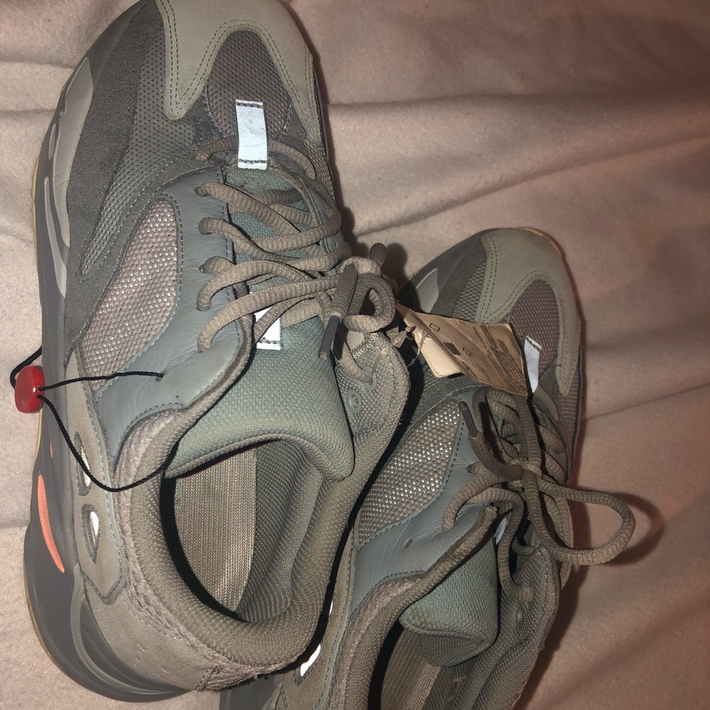 Yeezy 700